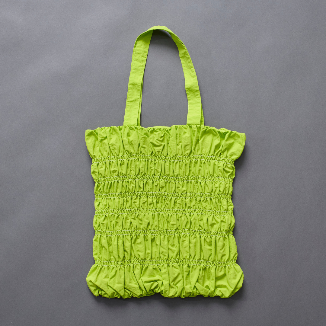Graphic Shirring Tote Bag <缶バッジ付き>