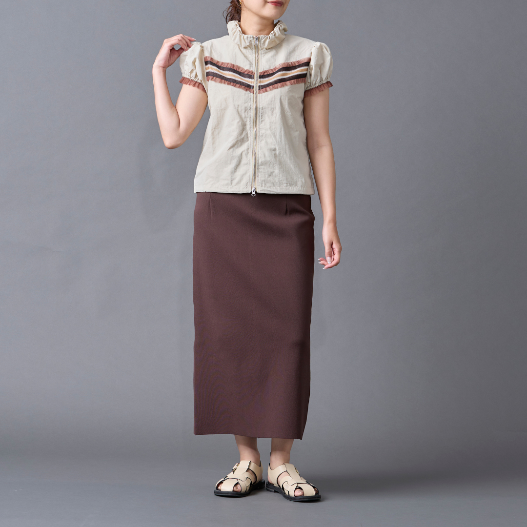 Frill Line Zip Tops