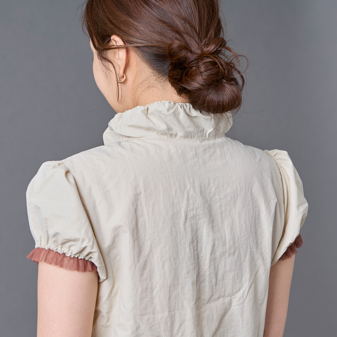 Frill Line Zip Tops