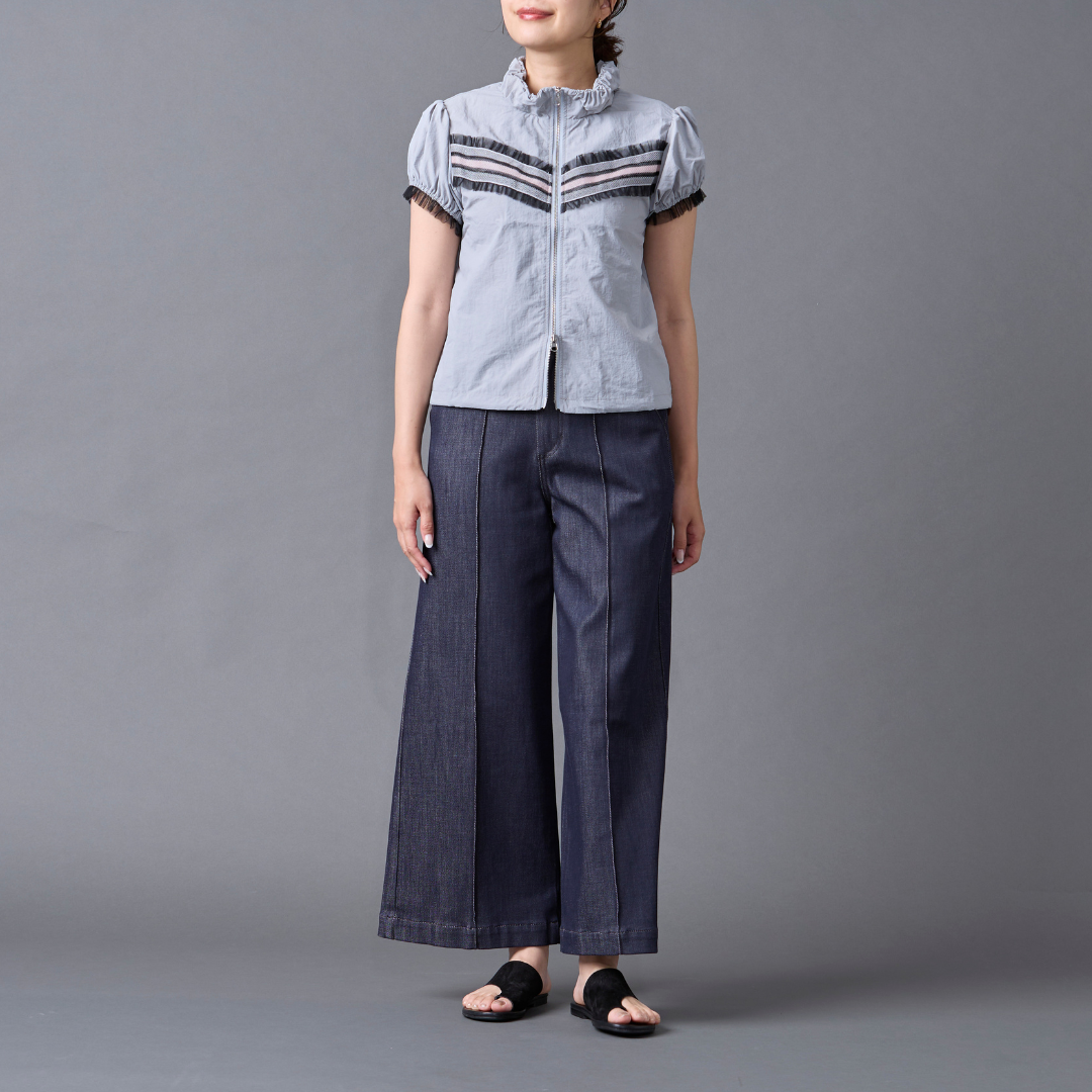 Frill Line Zip Tops