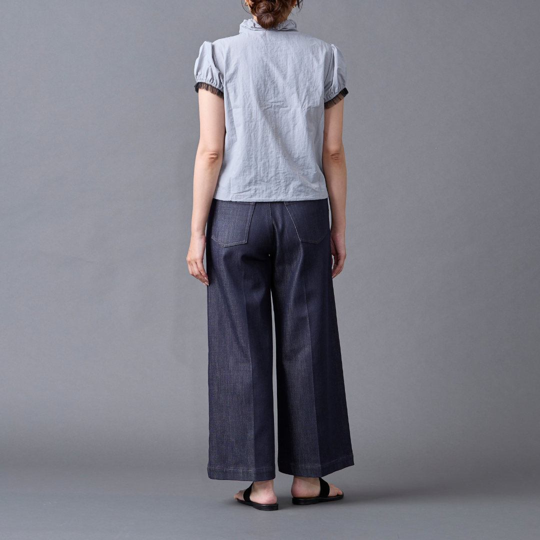 Frill Line Zip Tops